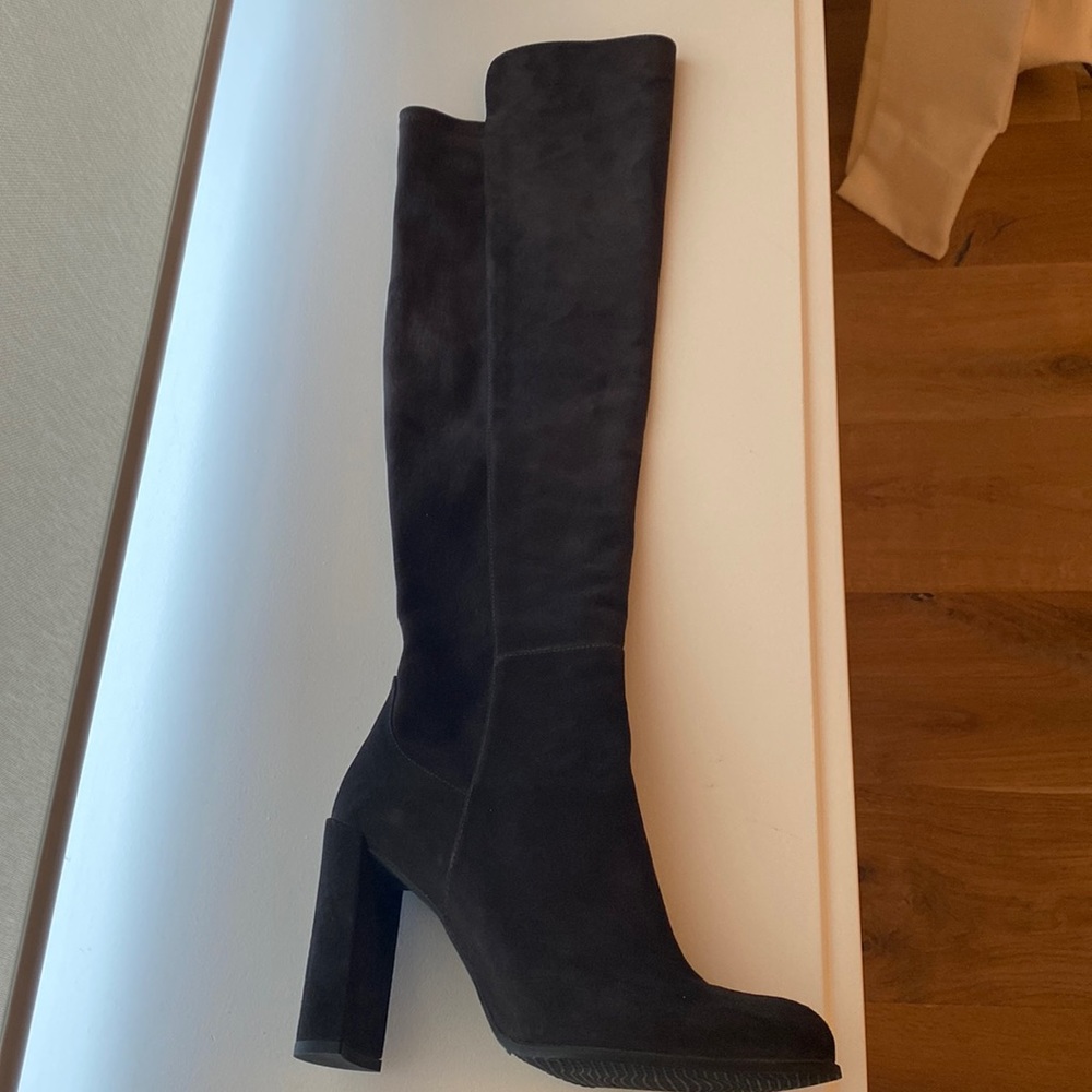 Stuart Weitzman Black Suede Boots never been worn new !